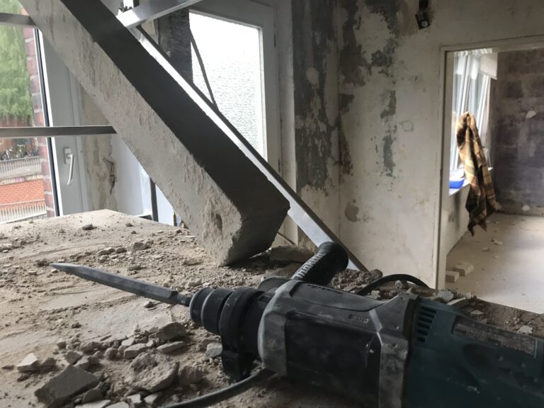 Warum der Makita HR2470 der beste Renovierungs-Bohrhammer für Altbauten ist